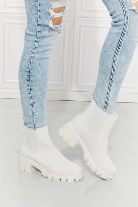 MMShoes Work For It Matte Lug Sole Chelsea Boots in White bestfashion mn