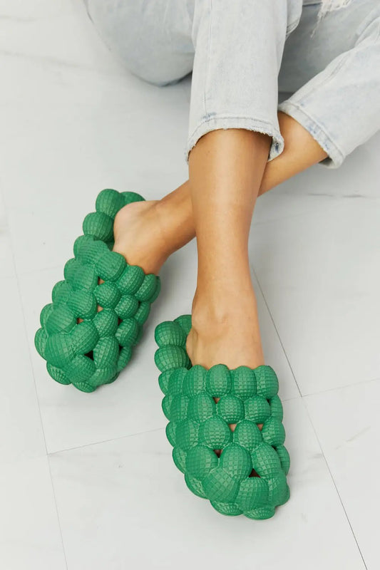 NOOK JOI Laid Back Bubble Slides in Green bestfashion mn
