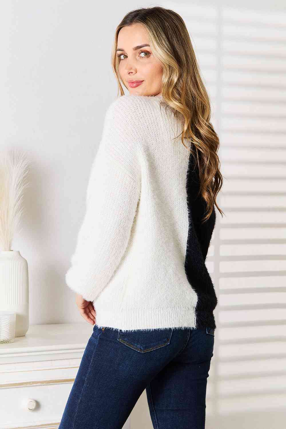 Woven Right Contrast Button-Front V-Neck Cardigan bestfashion mn